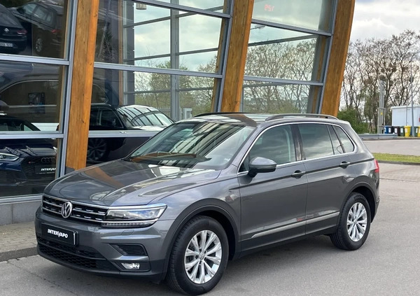 Volkswagen Tiguan cena 92899 przebieg: 99600, rok produkcji 2018 z Gdańsk małe 277